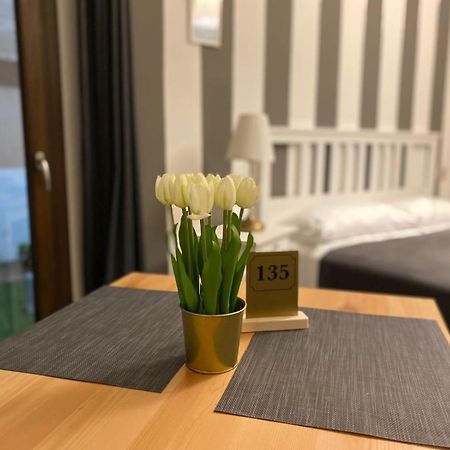 L'Obiettivo Hotel Асемини Екстериор снимка