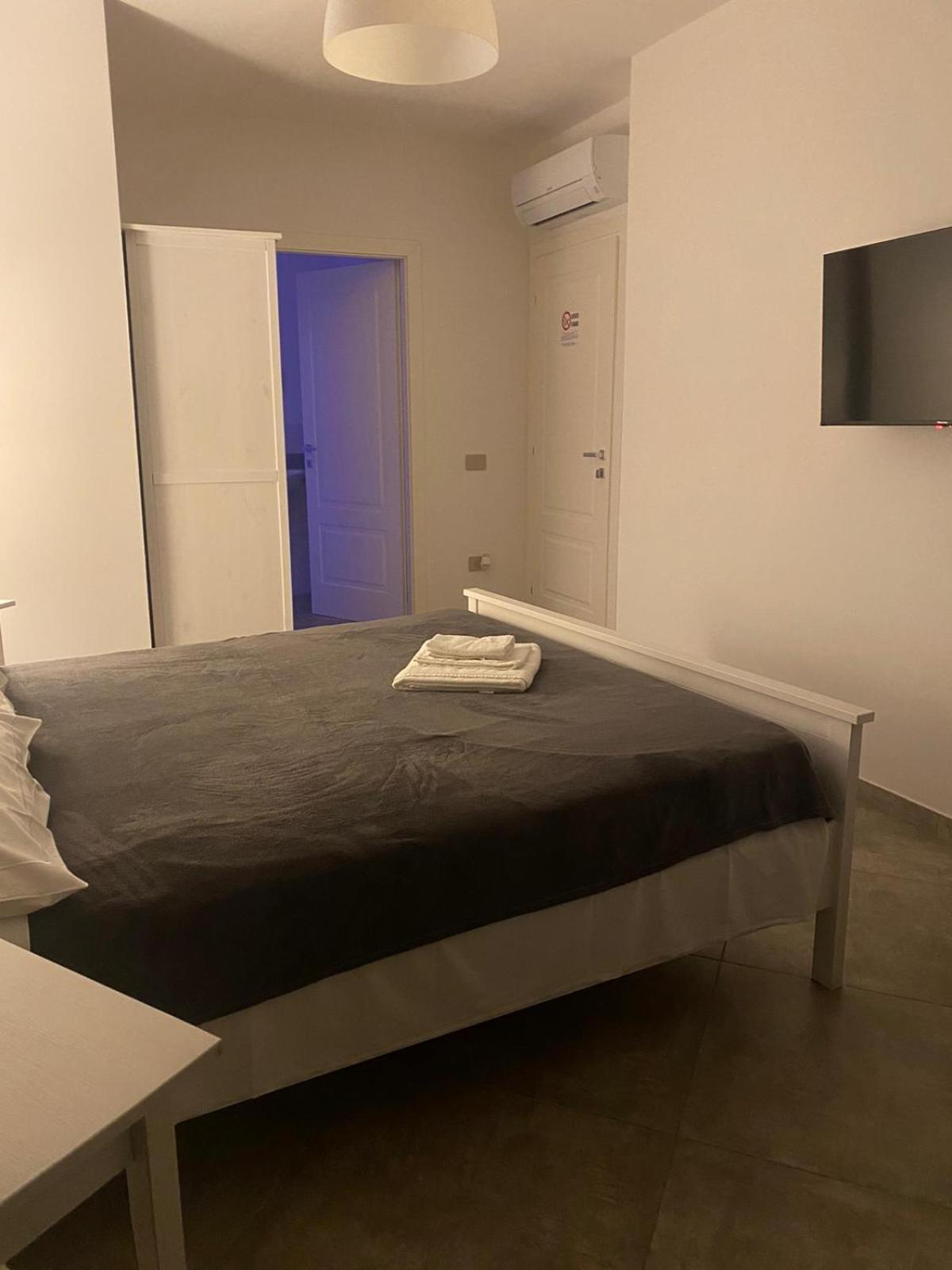 L'Obiettivo Hotel Асемини Екстериор снимка