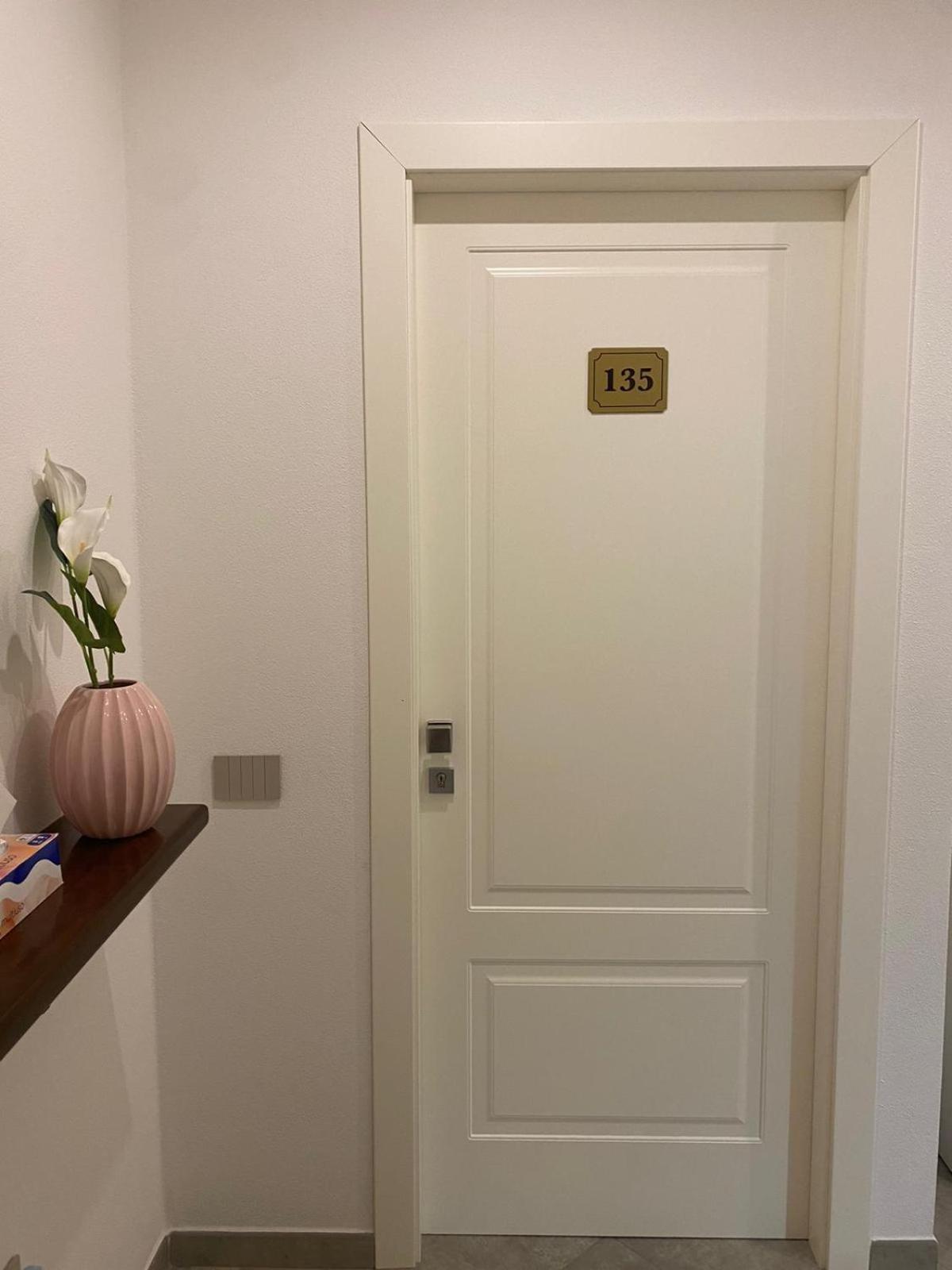 L'Obiettivo Hotel Асемини Екстериор снимка