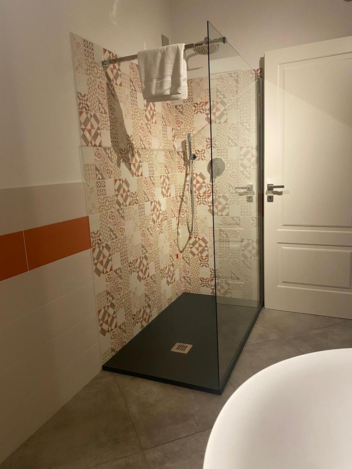 L'Obiettivo Hotel Асемини Екстериор снимка