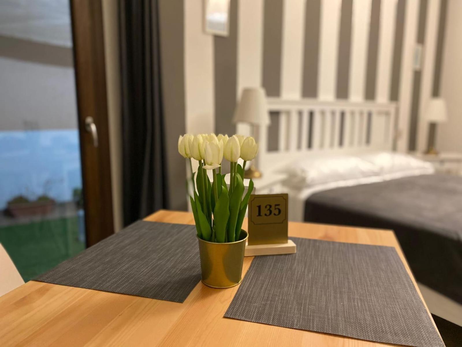 L'Obiettivo Hotel Асемини Екстериор снимка